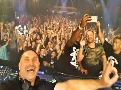Global DJ - End Of Set Selfie